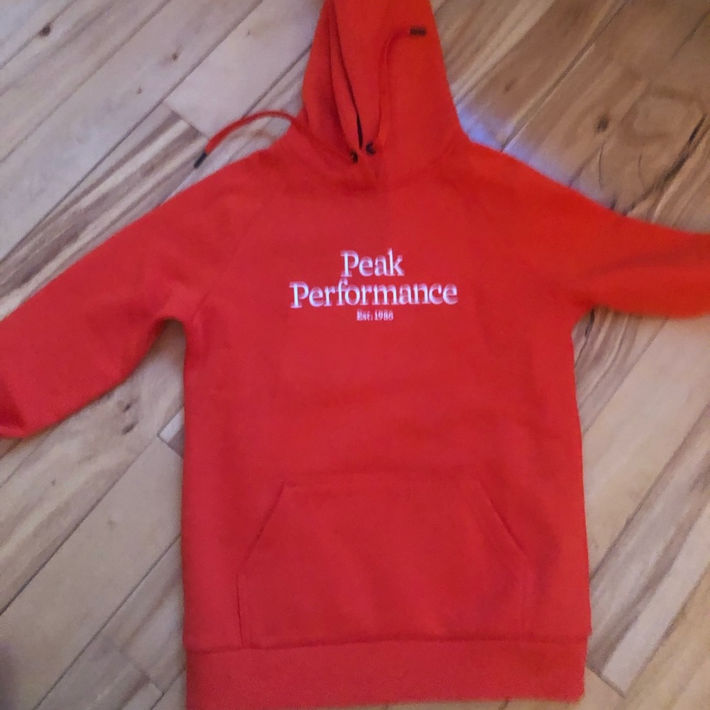 Peak performance orange hoody brand new SMALL